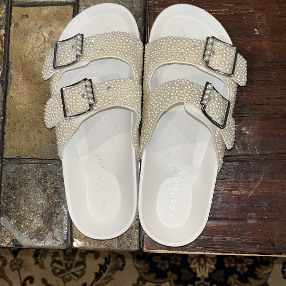 NWOT Madden Girl size 6 pearl and rhinestone studded slip on sandals